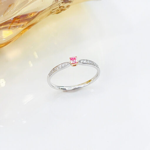 Nhẫn cầu hôn kim cương tự nhiên Petite Pink Round 18K - ERBD-HK001