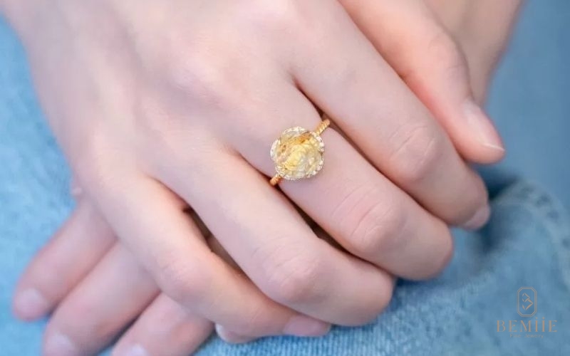 Nhẫn phong thủy kết hợp nghệ thuật và ý nghĩa tâm linh mang lại may mắn, bình an