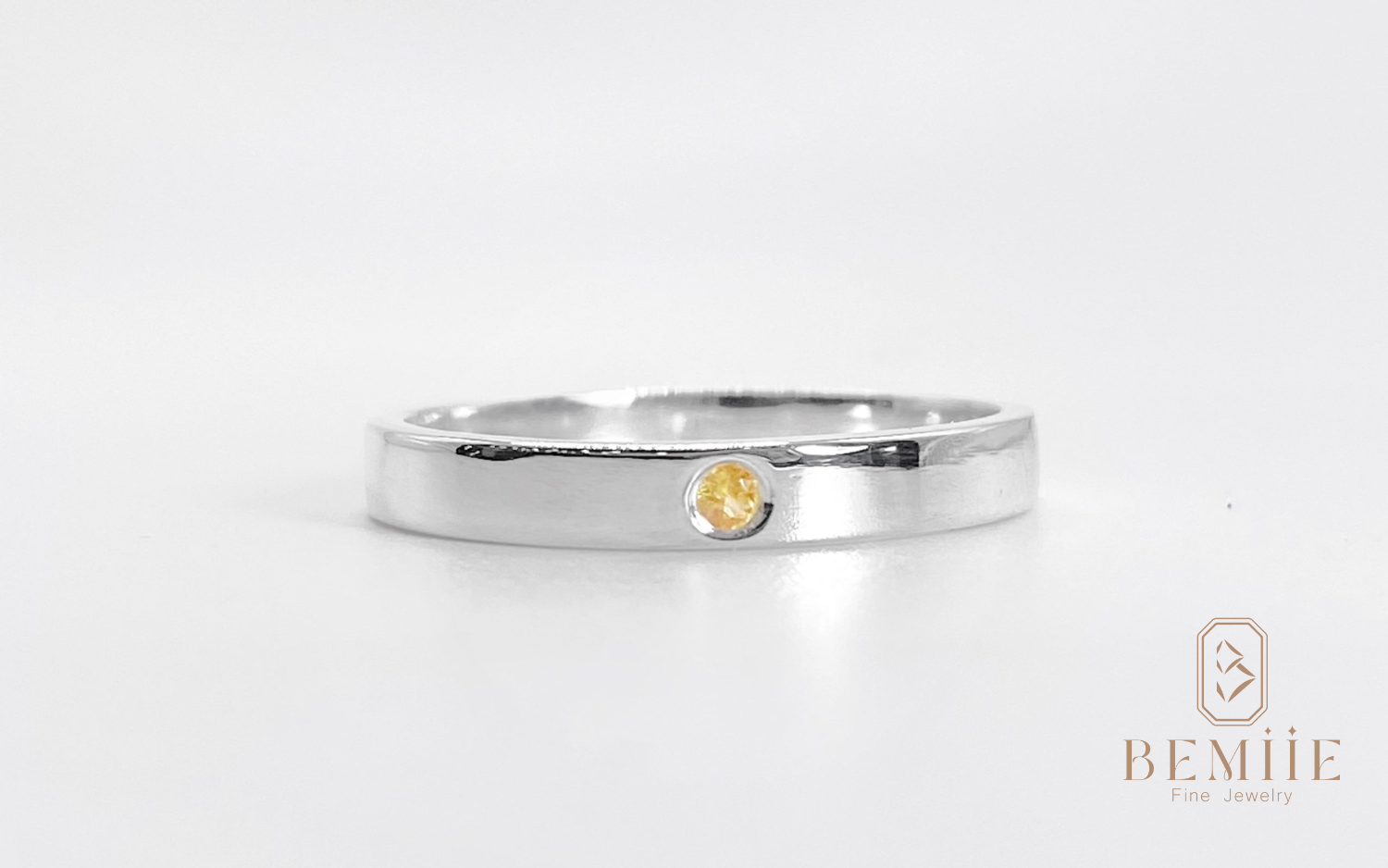 thiết kế nhẫn đá Sapphire sắc vàng - tỏa sáng với phong cách độc đáo và hiện đại