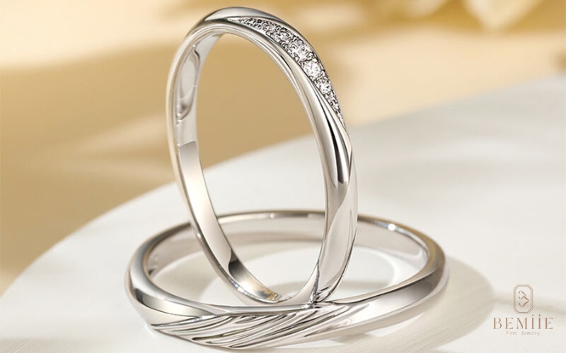 Nhẫn đôi đã xuất hiện từ xa xưa và tượng trưng cho sự đánh dấu chủ quyền trong tình yêu