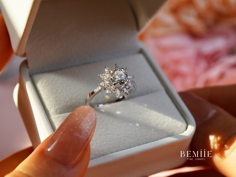 Nhẫn cầu hôn hoa hướng dương Sunlit Bloom - Sunflower Soul Collection