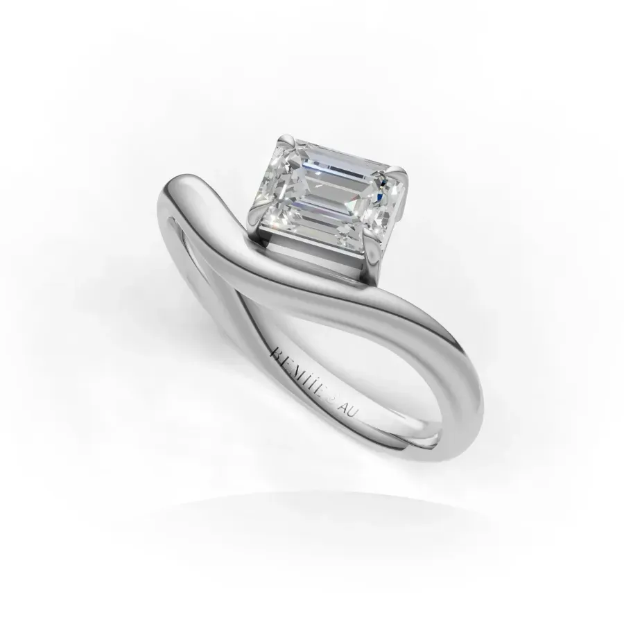 Nhẫn Cầu Hôn Emerald Cut