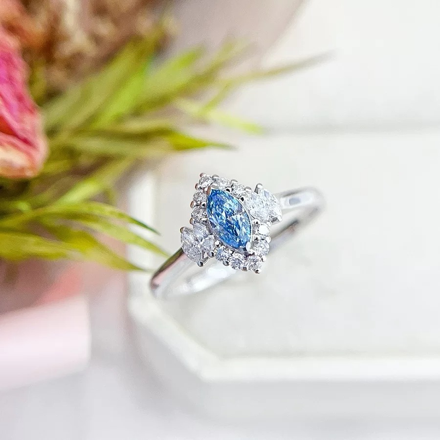Nhẫn Cầu Hôn Cho Bạn Gái Cá Tính: Gợi Ý Thiết Kế Độc Đáo Và Cách Chọn